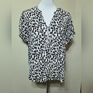 Maurices Short Sleeve Blouse Cheetah VNeck Print Size Medium